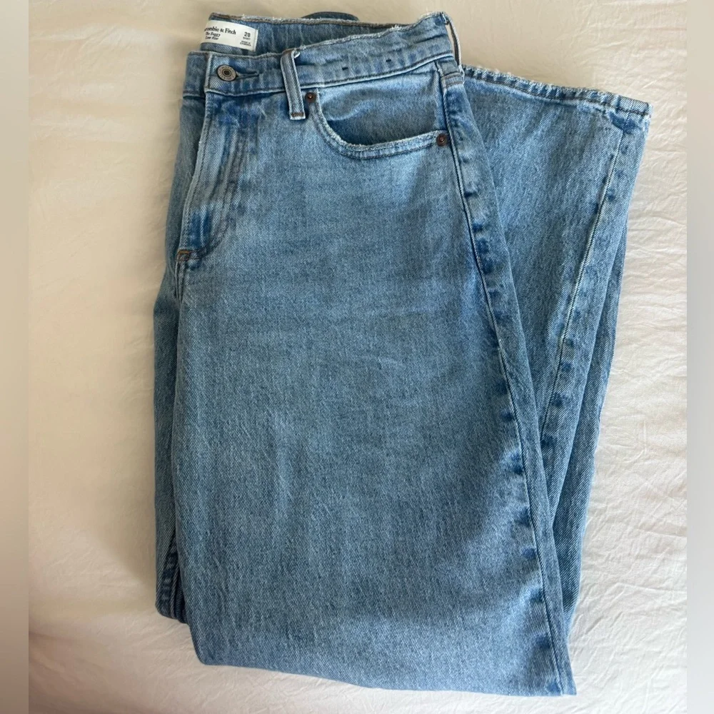 Abercrombie Curve Love Baggy Low Rise 28 short - Picture 1 of 4